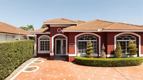7929 NW 200th Terrace Hialeah FL 33015