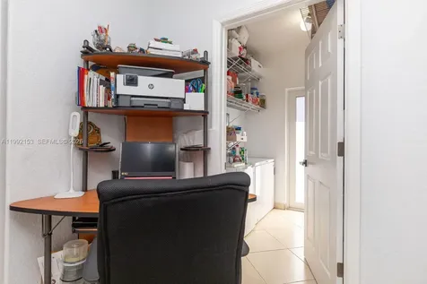 7929 NW 200th Terrace Hialeah FL 33015