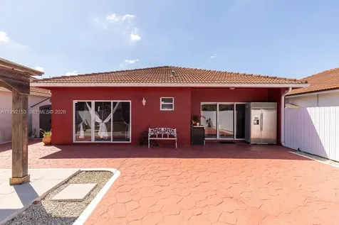 7929 NW 200th Terrace Hialeah FL 33015