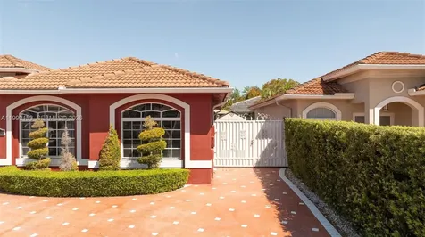 7929 NW 200th Terrace Hialeah FL 33015