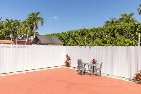 7929 NW 200th Terrace Hialeah FL 33015
