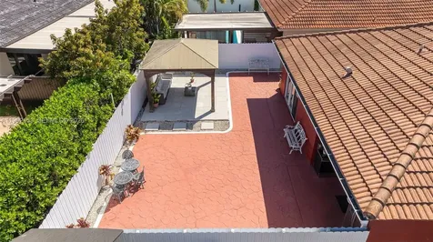 7929 NW 200th Terrace Hialeah FL 33015