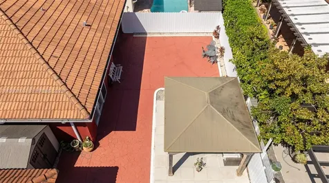 7929 NW 200th Terrace Hialeah FL 33015