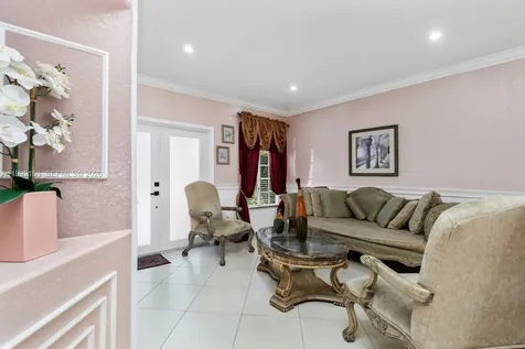7929 NW 200th Terrace Hialeah FL 33015