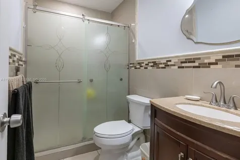 1261 W 43rd Place Hialeah FL 33012