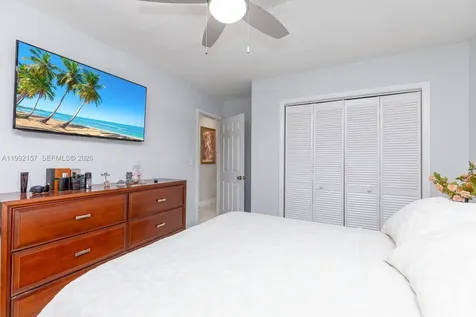 1261 W 43rd Place Hialeah FL 33012