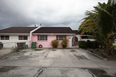 1261 W 43rd Place Hialeah FL 33012