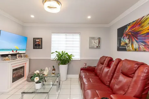 1261 W 43rd Place Hialeah FL 33012