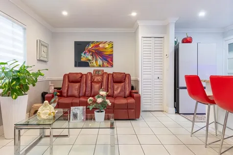1261 W 43rd Place Hialeah FL 33012