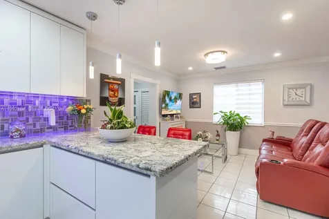 1261 W 43rd Place Hialeah FL 33012