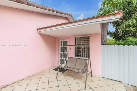 1261 W 43rd Place Hialeah FL 33012