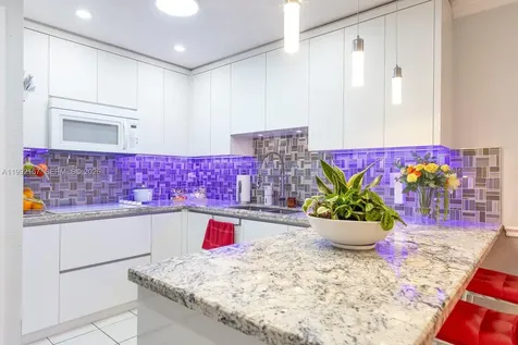 1261 W 43rd Place Hialeah FL 33012