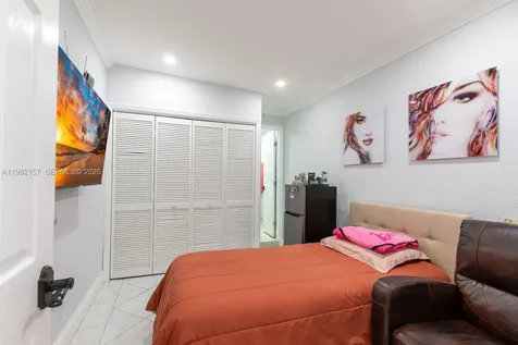 1261 W 43rd Place Hialeah FL 33012