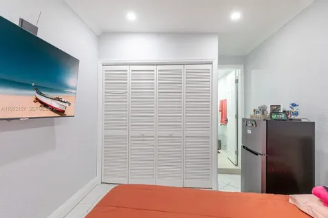 1261 W 43rd Place Hialeah FL 33012