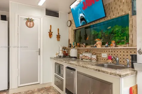 1261 W 43rd Place Hialeah FL 33012