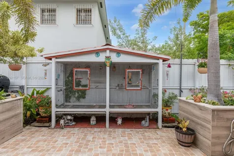 1261 W 43rd Place Hialeah FL 33012