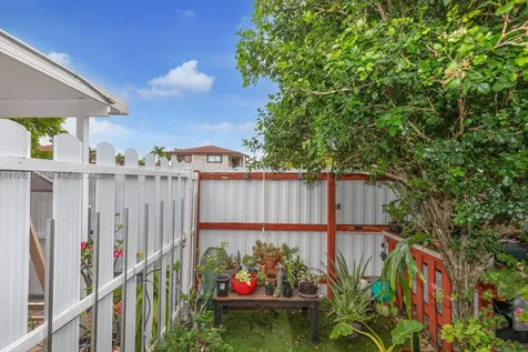 1261 W 43rd Place Hialeah FL 33012
