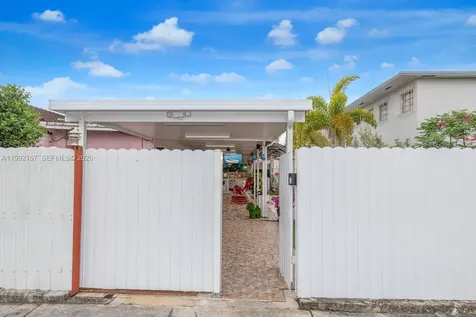 1261 W 43rd Place Hialeah FL 33012