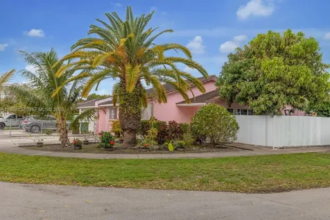 1261 W 43rd Place Hialeah FL 33012