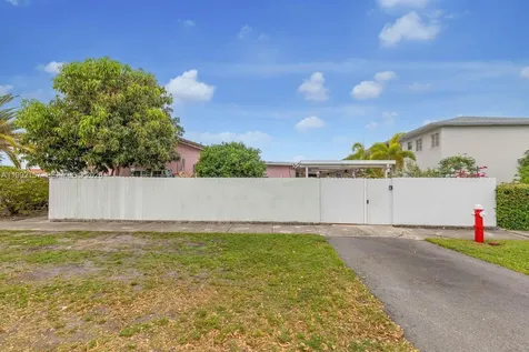 1261 W 43rd Place Hialeah FL 33012