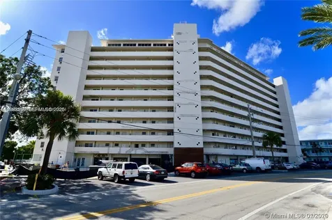 7904 West Drive North Bay Village FL 33141