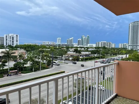 2200 E Hallandale Beach Boulevard Hallandale Beach FL 33009