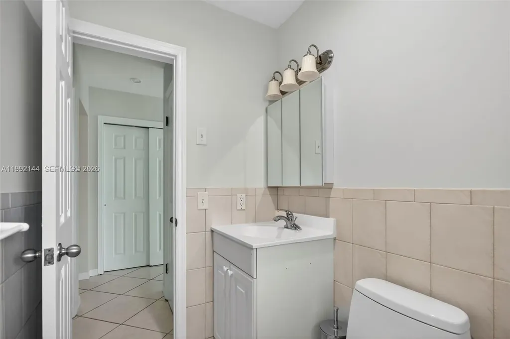 3900 NE 22nd Avenue Lighthouse Point FL 33064