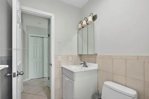 3900 NE 22nd Avenue Lighthouse Point FL 33064