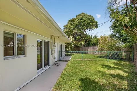 3900 NE 22nd Avenue Lighthouse Point FL 33064