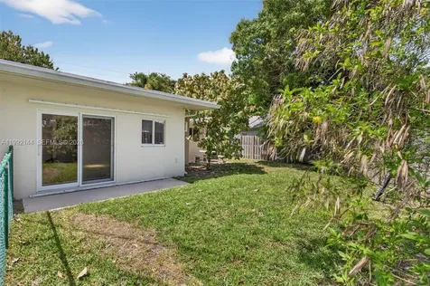 3900 NE 22nd Avenue Lighthouse Point FL 33064