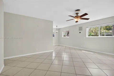 3900 NE 22nd Avenue Lighthouse Point FL 33064