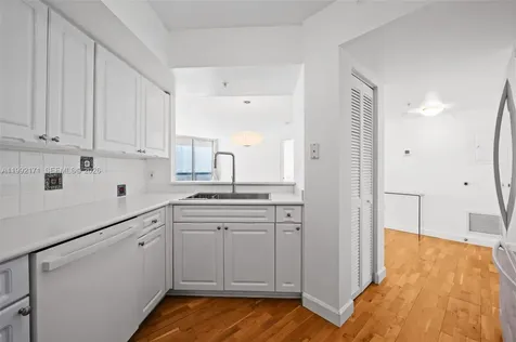 1900 Sunset Harbour Drive Miami Beach FL 33139