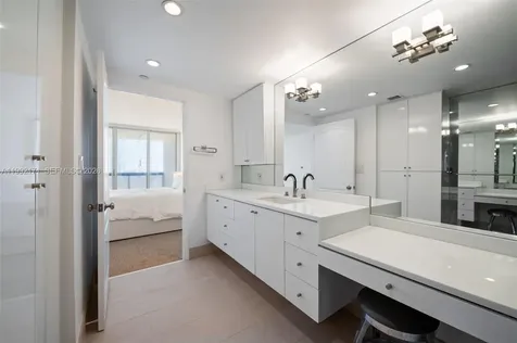 1900 Sunset Harbour Drive Miami Beach FL 33139