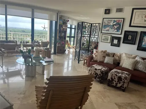 1000 Quayside Terrace Miami FL 33138