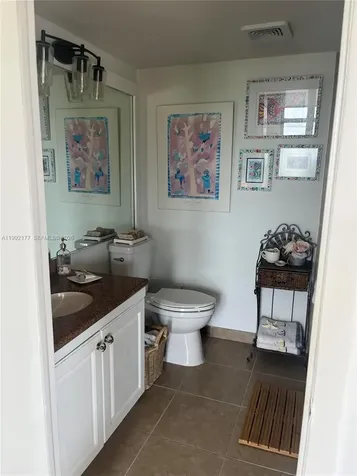 1000 Quayside Terrace Miami FL 33138