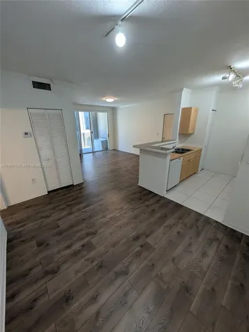 6831 SW 44th Street Miami FL 33155