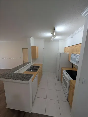 6831 SW 44th Street Miami FL 33155