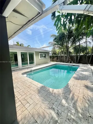 2031 NW 32nd Street Oakland Park FL 33309