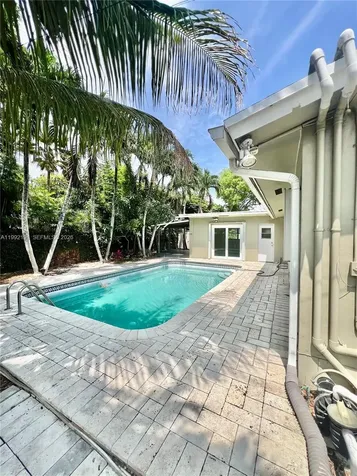 2031 NW 32nd Street Oakland Park FL 33309
