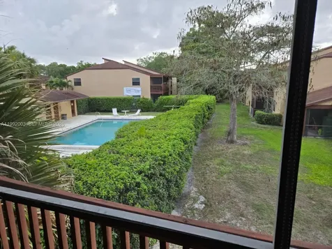 302 Lakeview Drive Royal Palm Beach FL 33411