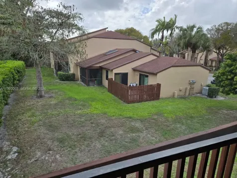 302 Lakeview Drive Royal Palm Beach FL 33411