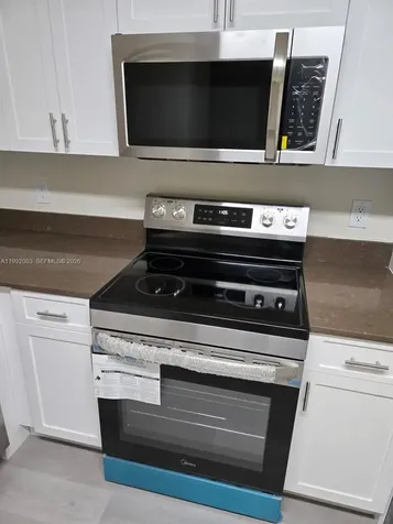 302 Lakeview Drive Royal Palm Beach FL 33411