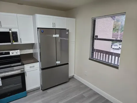302 Lakeview Drive Royal Palm Beach FL 33411