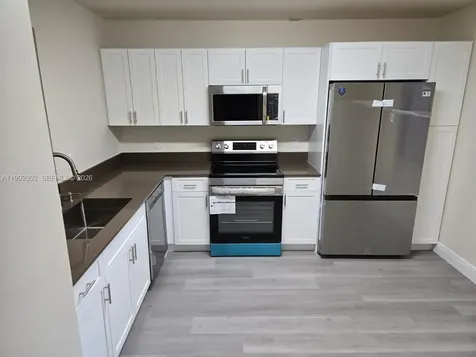 302 Lakeview Drive Royal Palm Beach FL 33411