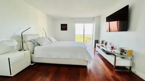 3731 N Country Club Drive Aventura FL 33180