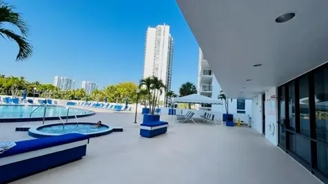 3731 N Country Club Drive Aventura FL 33180