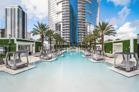 851 NE 1st Avenue Miami FL 33132