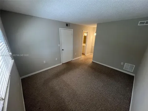 251 W Palm Circle W Pembroke Pines FL 33025