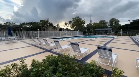 251 W Palm Circle W Pembroke Pines FL 33025
