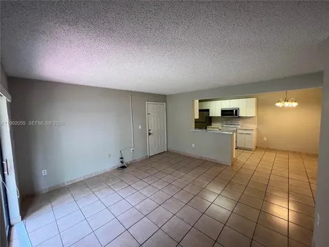 251 W Palm Circle W Pembroke Pines FL 33025